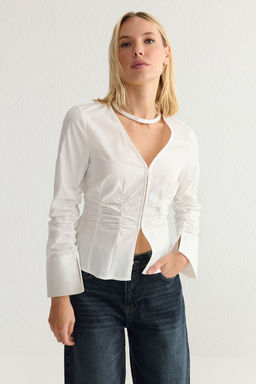 TRENDYOLMILLA Beyaz Belde Buzgu Detayl? Onden Kancal? Fitted Dokuma Gomlek TWOSS25GO00020