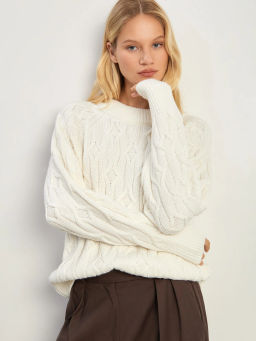 Мягкий джемпер с вискозой, шерстью и ангорой