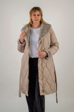 Стеганое пальто с меховой отделкой арт. 23153