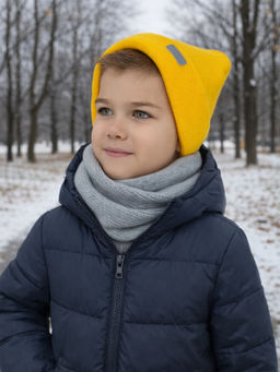 Шапка вязаная желтая