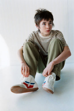 CAMISETA RAYAS TEXTO BORDADO / rayas