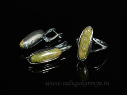Кольцо Серьги с унакитом размер 18