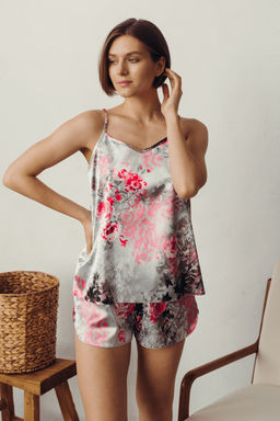 Светло-серый комплект из атласа цветы майка и шорты
