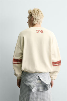 SUDADERA LAVADA ESTAMPADO CONTRASTE / Blanco roto - Zara фото 3