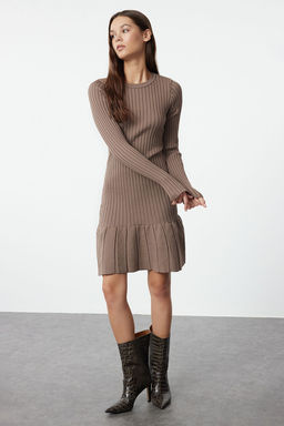 TRENDYOLMILLA Siyah Mini Triko Pileli Etek Detayl? Elbise TWOAW24EL00013  фото 36