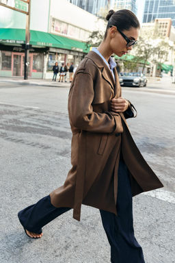 TRENCH LARGO EFECTO ANTE CINTUR?N / Marr?n - Zara фото 7