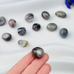 Галтовка из ботсванского Агата