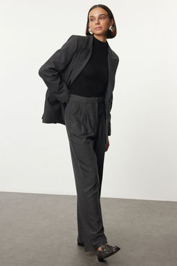 Limited Edition Siyah Straight/Duz Kesim Pilili Kumas Dokuma Pantolon TWOAW23PL00401