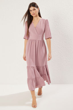 Pembe Etegi Belden Ac?lan V Yaka Kusakl? Midi Aerobin Dokuma Elbise TWOSS23EL02164