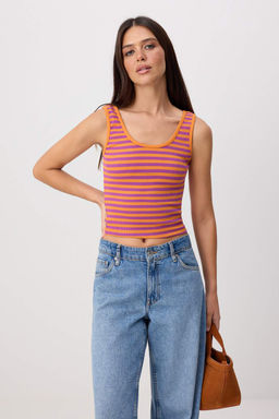 _ok Renkli _izgili Fitted Halter Yaka Standart Kol Kolsuz Fitilli Esnek _rme Atlet TWOSS26AL00045