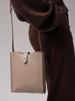 Кожаная сумка кросс-боди Leya DBR 30919 бежевый латте  фото 5