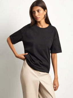 Трикотажная футболка со спущенным плечом - Emka фото 2