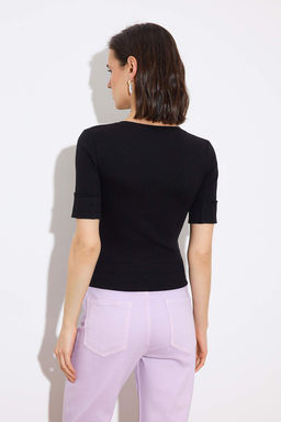 Limited Edition Siyah Vucuda Oturan K?sa Kollu Dugmeli Fitilli Esnek Orme Bluz TWOSS26BZ00473 - Trendyolmilla фото 4