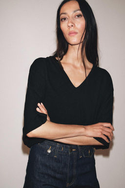 V-NECK T-SHIRT - Zara фото 24