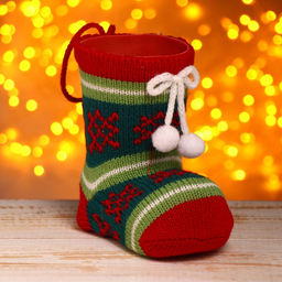 Подарочная упаковка Сапожок, вязаный носок, с помпонами