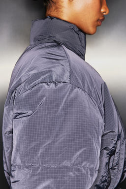 Chaqueta puffy cropped repelente al agua - H&m фото 5