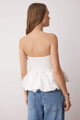 Beyaz Straplez Dantel Detayl? Peplum Party Bluz TPRAW26BZ00004 - Trendyolmilla фото 4