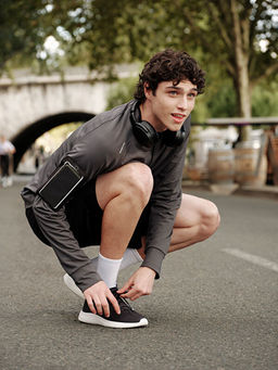 Dik Yaka Uzun Kollu Erkek Spor Ti??rt