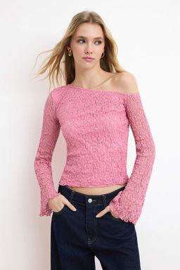 Gul Kurusu Ekru Dantel Asimetrik Yaka Fitted/Vucuda Oturan Orme Bluz TWOAW26BZ00036