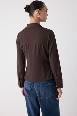 Beyaz Bele Oturan Fitted Dokuma Gomlek TWOAW26GO00022 - Trendyolmilla фото 16