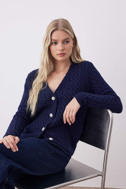 Gri Dugme Detayl? Yumusak Dokulu V Yaka Sac Orgu H?rka TWOAW26HI00014 - Trendyolmilla фото 5