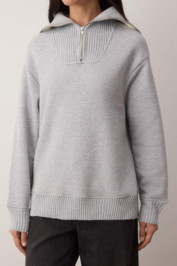 Gri Triko Garnili Duz Relaxed/Rahat Kal?p Orme Sweatshirt TWOAW26SW00234 - Trendyolmilla фото 3