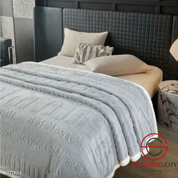 Двухсторонние пледы мягкие