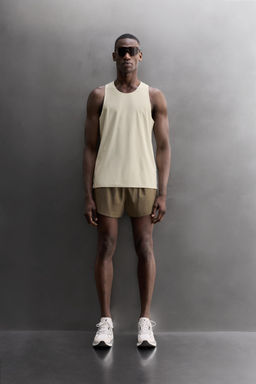 CAMISETA TANK LIGERA RUNNING / Verde gris