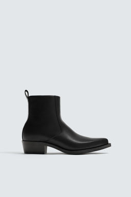 POINTED TOE COWBOY BOOTS