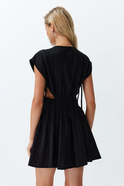 TRENDYOLMILLA Siyah Mini Dokuma Cut Out/Pencere Keten Kar?s?ml? Plaj Elbisesi TBESS24EL00075 фото 21