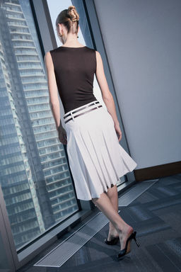 Limited Edition Kahverengi Vucuda Oturan Asimetrik Yaka Aksesuarl? C?tc?tl? Orme Body TWOSS26BD00003