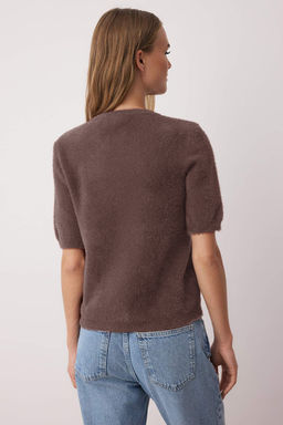 Kahverengi Dugme Detayl? Yumusak Dokulu Triko H?rka TWOAW26HI00099