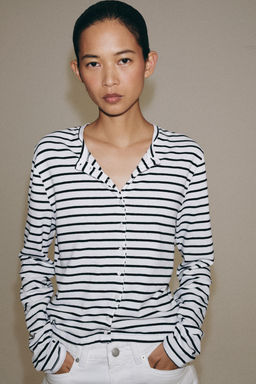 CAMISETA ALGOD?N 100% BOTONES / rayas - Zara фото 2