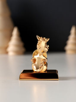 Фигурка «Лошадка с монеткой на подставке и с пожеланием: Здоровья», 4×2.3×5 см