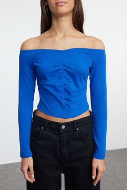Saks Buzgu/Drape Detayl? Carmen Yaka Crop/K?sa Fitted/Vucuda Oturan Orme Bluz TWOAW25BZ00179 - Trendyolmilla фото 3