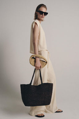 BOLSO DE MANO RAFIA / Beige claro