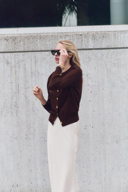 PLAIN KNIT CARDIGAN WITH GOLD BUTTONS