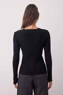 Siyah Fitted/Vucuda Oturan Kruvaze Ince Triko Kazak TWOAW26KZ00178