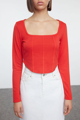 Trendyolmilla Siyah Biye Detayl? Kare Yaka Fitted/Vucuda Oturan Crop Interlok Orme Bluz TWOAW23BZ00151 фото 11