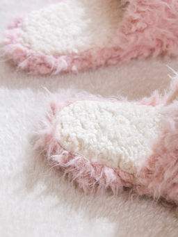 D?z Pel?? Kad?n Ev Terli?i