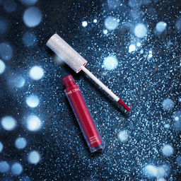 Жидкая губная помада с эффектом сияния THE ONE_красный - Oriflame фото 6
