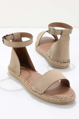 Бежевые замшевые женские босоножки K01671302402