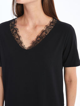 V Yaka Dantel Detayl? K?sa Kollu Kad?n Bluz