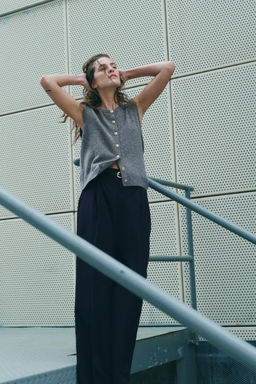 100% WOOL KNIT WAISTCOAT