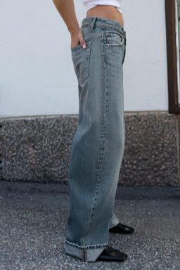TRF MID-WAIST BAGGY FOLDED JEANS