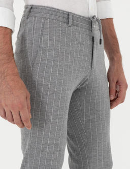 A__k Gri Slim Fit Y_n Kar___ml_ _izgili Pantolon