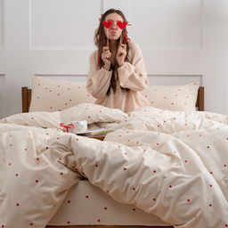 КПБ Чистый хлопок 2,0 спальный с европростыней, наволочки 50х70, поплин, 100% хлопок, Вивьен Пододеяльник 177х215 с прорезью, простыня классическая 215х240 подшита с 4-х сторон, наволочки 50х70 с клапаном - 2 шт - Традиция фото 15