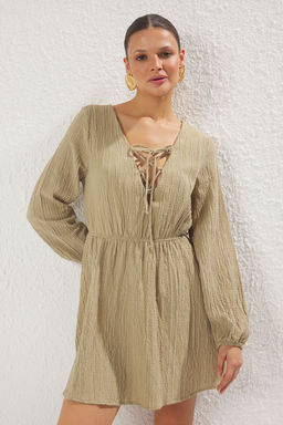 Haki Dokuma Baglama Detayl? Plaj Mini Elbise TBESS23EL00103