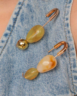 Брошь с камнями