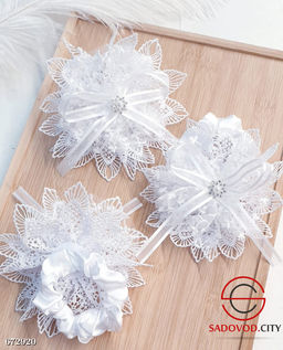 Бантик для волос на резинке из кружева